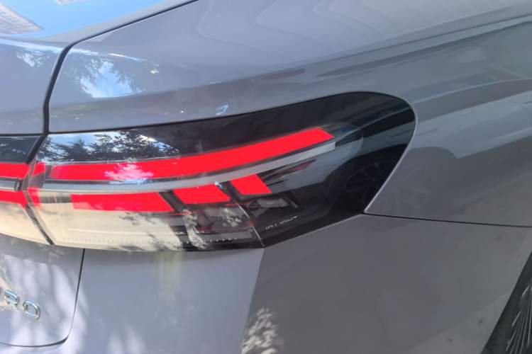 Used Volkswagen Passat 2025 Pro 380TSI Dragon Supreme Edition Right Rear Taillight
