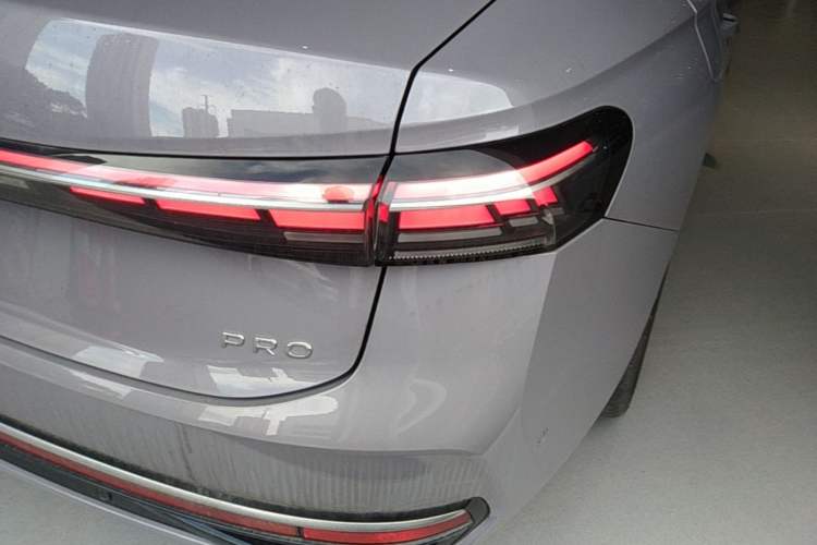 Used Volkswagen Passat 2025 Pro 380TSI Dragon Supreme Edition Right Rear Taillight