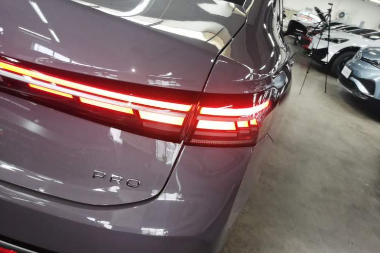 Used Volkswagen Passat 2025 Pro 380TSI Dragon Supreme Edition Right Rear Taillight