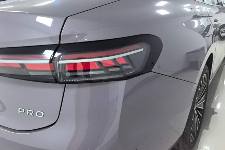 Used Volkswagen Passat 2025 Pro 380TSI Dragon Supreme Edition Right Rear Taillight