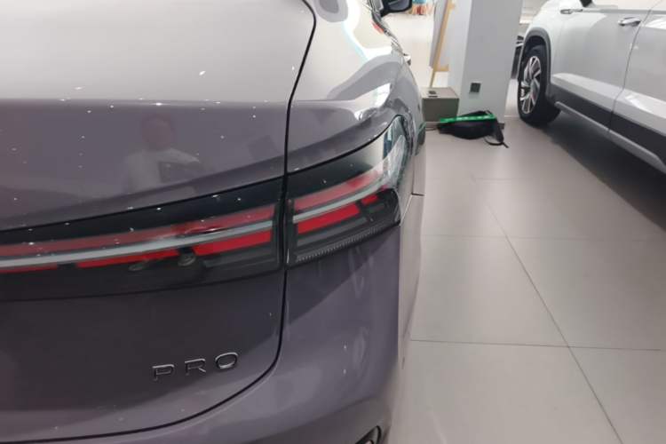 Used Volkswagen Passat 2025 Pro 380TSI Dragon Supreme Edition Right Rear Taillight