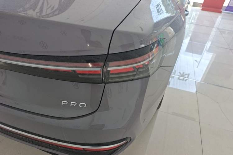 Used Volkswagen Passat 2025 Pro 380TSI Dragon Supreme Edition Right Rear Taillight
