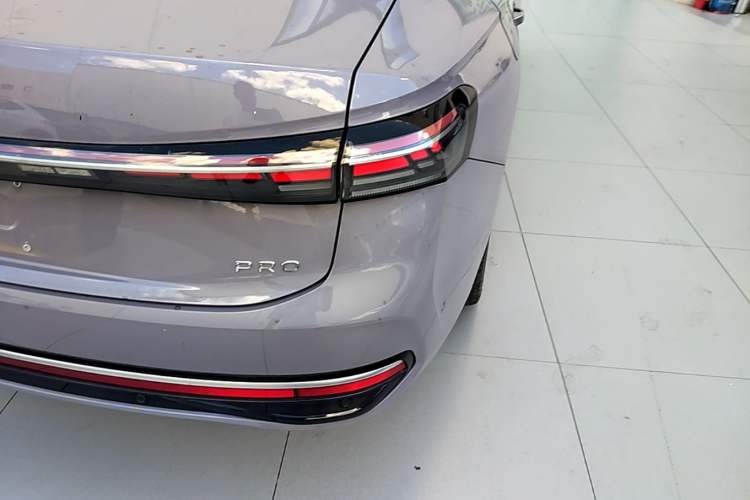 Used Volkswagen Passat 2025 Pro 380TSI Dragon Supreme Edition Right Rear Taillight