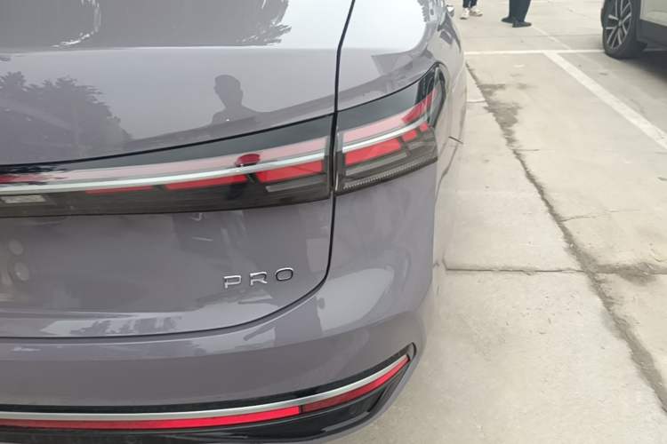 Used Volkswagen Passat 2025 Pro 380TSI Dragon Supreme Edition Right Rear Taillight