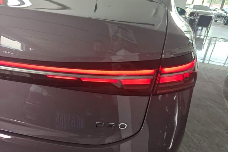 Used Volkswagen Passat 2025 Pro 380TSI Dragon Supreme Edition Right Rear Taillight