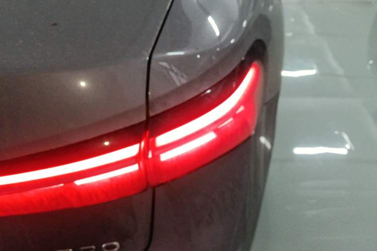 Used Volkswagen Passat 2025 Pro 380TSI Dragon Supreme Edition Right Rear Taillight