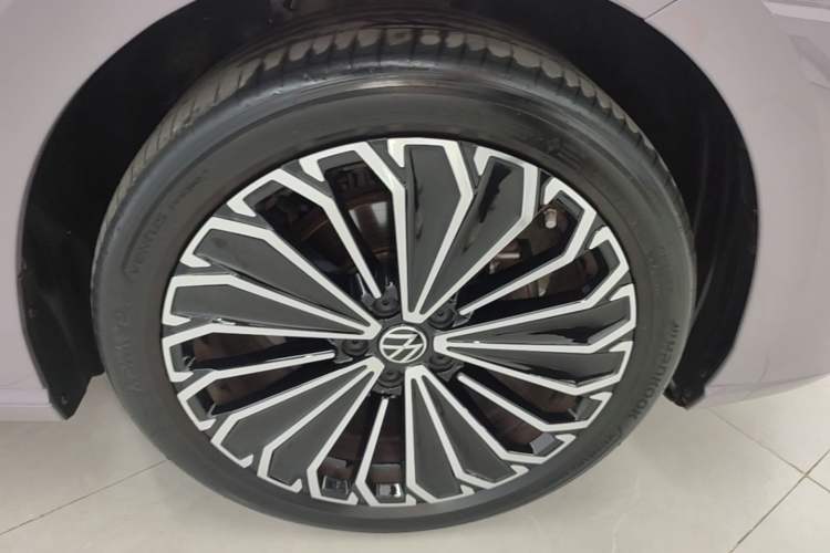 Used Volkswagen Passat 2025 Pro 380TSI Dragon Supreme Edition Right Rear Wheel Hub