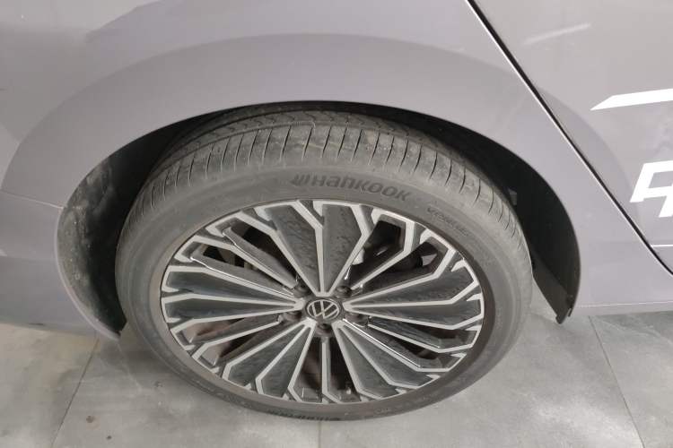 Used Volkswagen Passat 2025 Pro 380TSI Dragon Supreme Edition Right Rear Wheel Hub