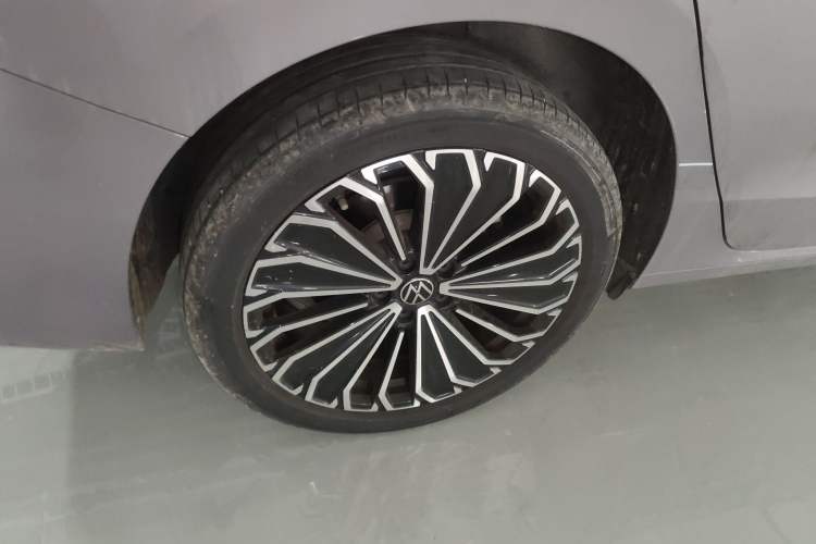 Used Volkswagen Passat 2025 Pro 380TSI Dragon Supreme Edition Right Rear Wheel Hub