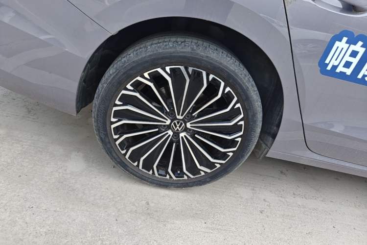 Used Volkswagen Passat 2025 Pro 380TSI Dragon Supreme Edition Right Rear Wheel Hub