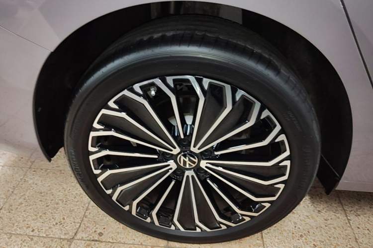 Used Volkswagen Passat 2025 Pro 380TSI Dragon Supreme Edition Right Rear Wheel Hub