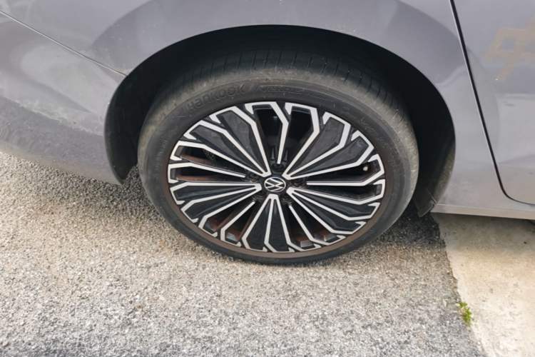 Used Volkswagen Passat 2025 Pro 380TSI Dragon Supreme Edition Right Rear Wheel Hub