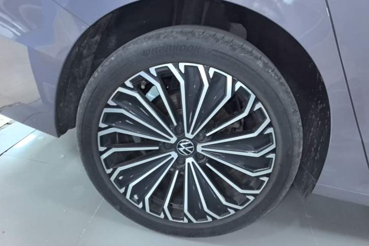 Used Volkswagen Passat 2025 Pro 380TSI Dragon Supreme Edition Right Rear Wheel Hub
