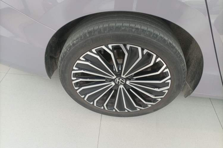 Used Volkswagen Passat 2025 Pro 380TSI Dragon Supreme Edition Right Rear Wheel Hub