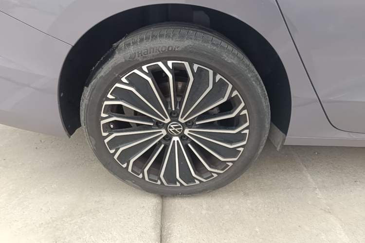Used Volkswagen Passat 2025 Pro 380TSI Dragon Supreme Edition Right Rear Wheel Hub