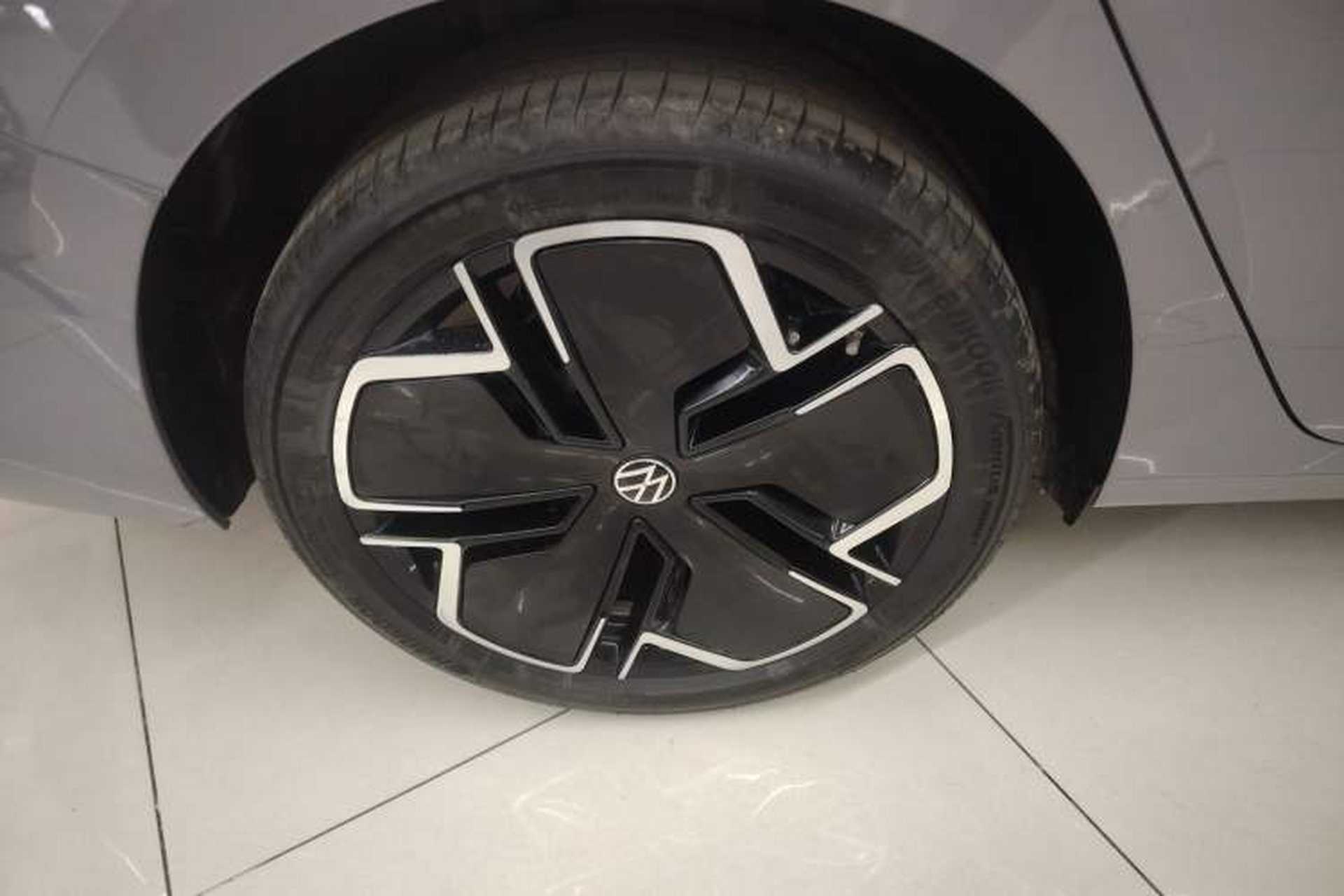 Used Volkswagen Passat 2025 Pro 380TSI Starry Dragon Luxury Edition Right Rear Wheel Hub