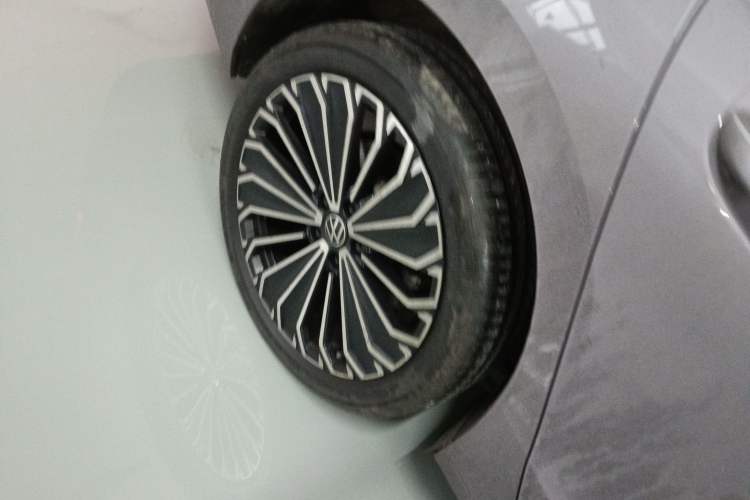 Used Volkswagen Passat 2025 Pro 380TSI Dragon Supreme Edition Right Rear Wheel Hub