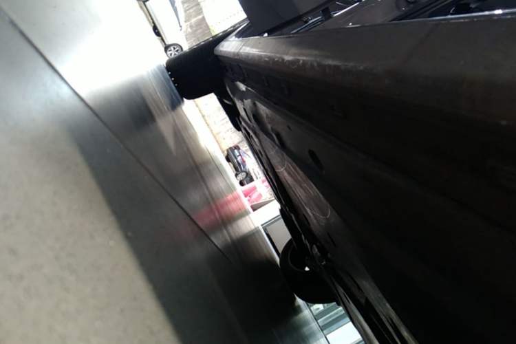 Used Volkswagen Passat 2025 Pro 380TSI Dragon Supreme Edition Right Side Sill