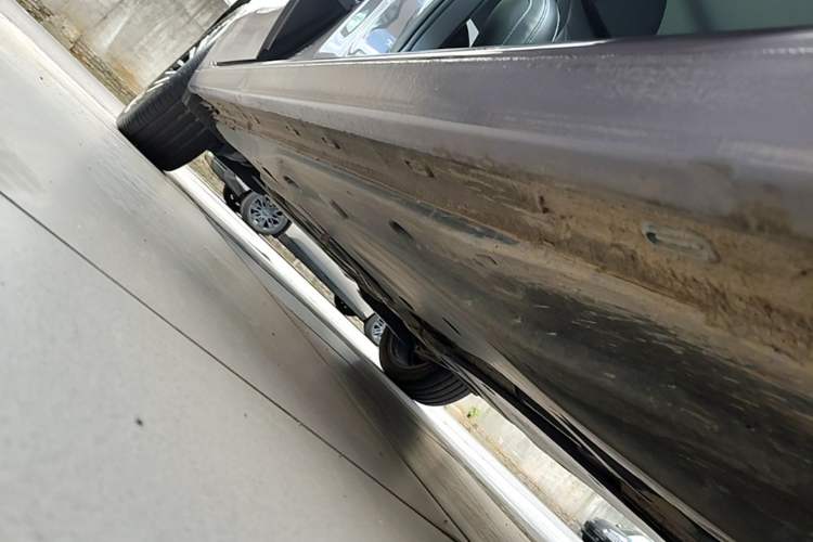 Used Volkswagen Passat 2025 Pro 380TSI Dragon Supreme Edition Right Side Sill