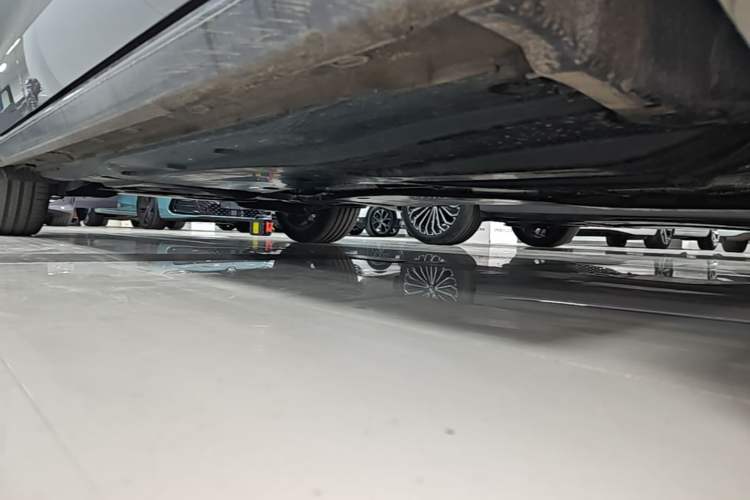 Used Volkswagen Passat 2025 Pro 380TSI Dragon Supreme Edition Right Side Sill