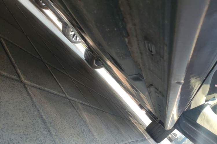 Used Volkswagen Passat 2025 Pro 380TSI Dragon Supreme Edition Right Side Sill