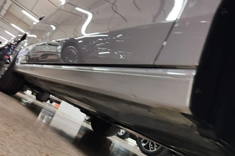 Used Volkswagen Passat 2025 Pro 380TSI Dragon Supreme Edition Right Side Sill