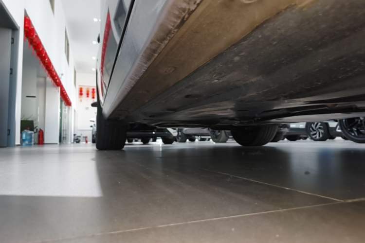 Used Volkswagen Passat 2025 Pro 380TSI Dragon Supreme Edition Right Side Sill