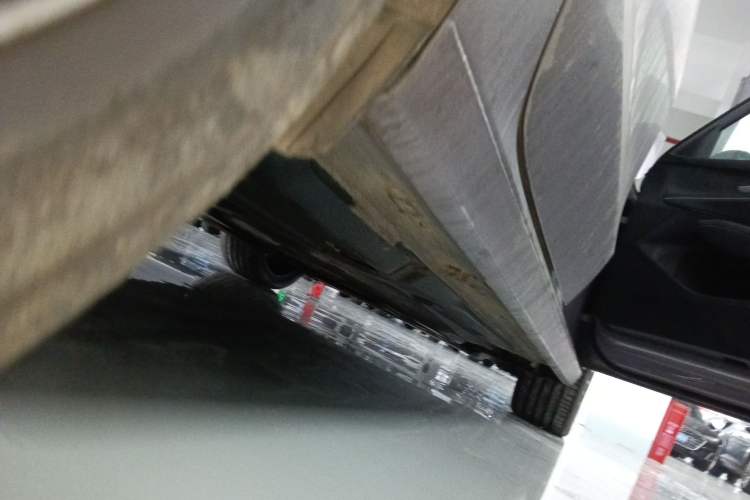 Used Volkswagen Passat 2025 Pro 380TSI Dragon Supreme Edition Right Side Sill
