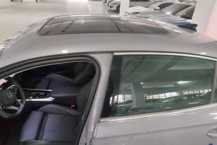 Used Volkswagen Passat 2025 Pro 380TSI Dragon Supreme Edition Roof