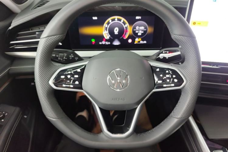 Used Volkswagen Passat 2025 Pro 380TSI Dragon Supreme Edition Steering Wheel