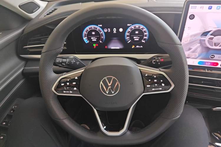 Used Volkswagen Passat 2025 Pro 380TSI Dragon Supreme Edition Steering Wheel