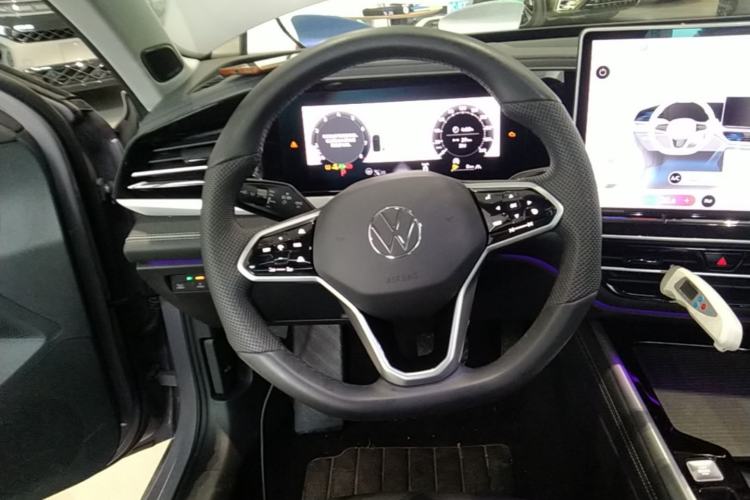 Used Volkswagen Passat 2025 Pro 380TSI Dragon Supreme Edition Steering Wheel