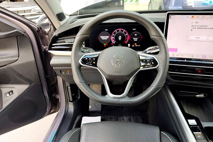 Used Volkswagen Passat 2025 Pro 380TSI Dragon Supreme Edition Steering Wheel