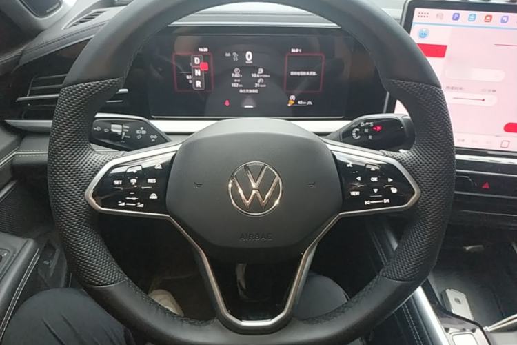 Used Volkswagen Passat 2025 Pro 380TSI Dragon Supreme Edition Steering Wheel