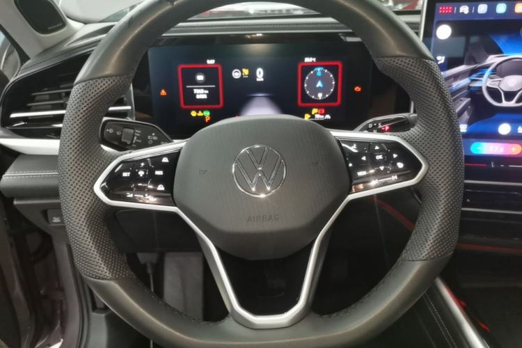 Used Volkswagen Passat 2025 Pro 380TSI Dragon Supreme Edition Steering Wheel
