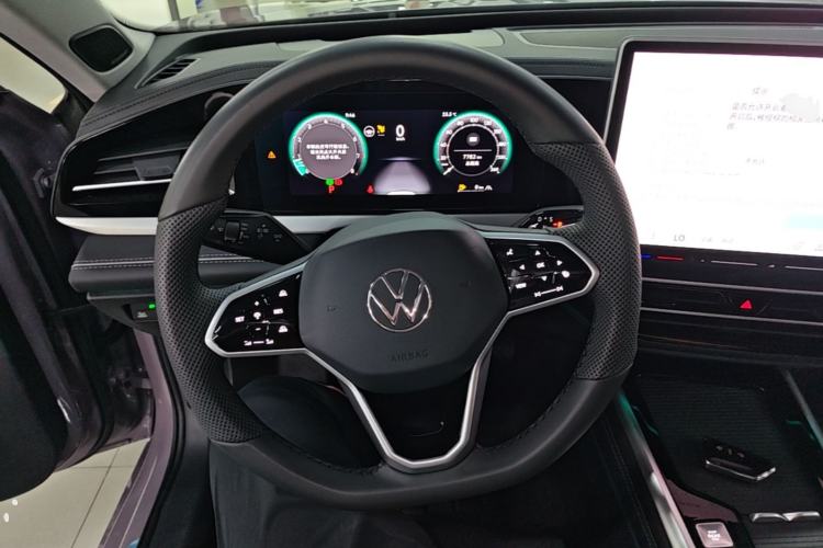 Used Volkswagen Passat 2025 Pro 380TSI Dragon Supreme Edition Steering Wheel