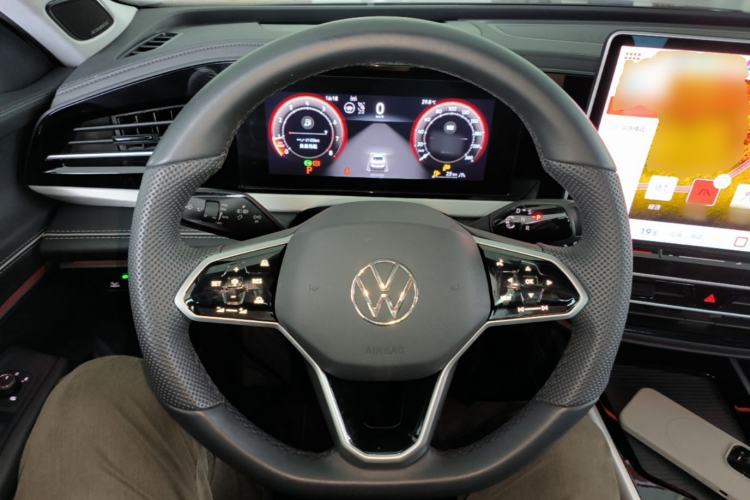 Used Volkswagen Passat 2025 Pro 380TSI Dragon Supreme Edition Steering Wheel