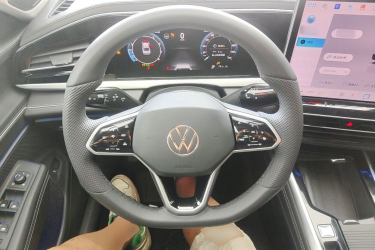 Used Volkswagen Passat 2025 Pro 380TSI Dragon Supreme Edition Steering Wheel