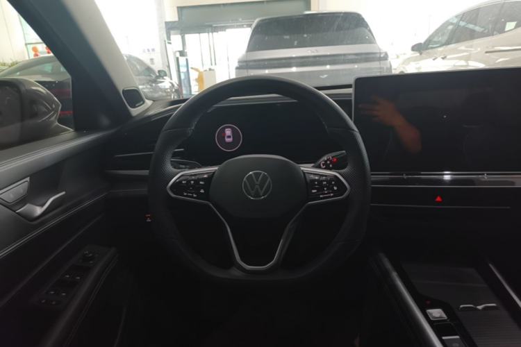 Used Volkswagen Passat 2025 Pro 380TSI Dragon Supreme Edition Steering Wheel