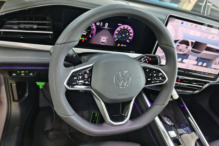Used Volkswagen Passat 2025 Pro 380TSI Dragon Supreme Edition Steering Wheel
