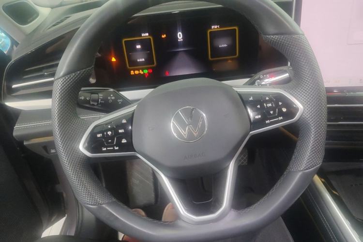 Used Volkswagen Passat 2025 Pro 380TSI Dragon Supreme Edition Steering Wheel