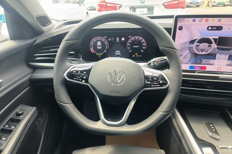 Used Volkswagen Passat 2025 Pro 380TSI Dragon Supreme Edition Steering Wheel