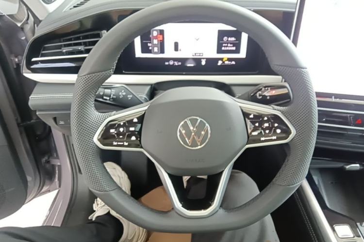 Used Volkswagen Passat 2025 Pro 380TSI Dragon Supreme Edition Steering Wheel