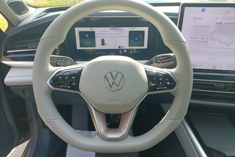 Used Volkswagen Passat 2025 Pro 380TSI Dragon Supreme Edition Steering Wheel