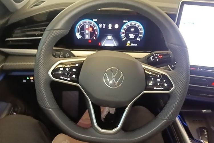 Used Volkswagen Passat 2025 Pro 380TSI Dragon Supreme Edition Steering Wheel