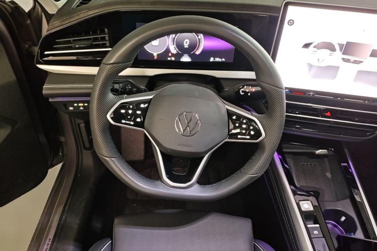 Used Volkswagen Passat 2025 Pro 380TSI Dragon Supreme Edition Steering Wheel