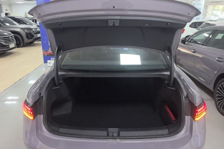 Used Volkswagen Passat 2025 Pro 380TSI Dragon Supreme Edition Trunk