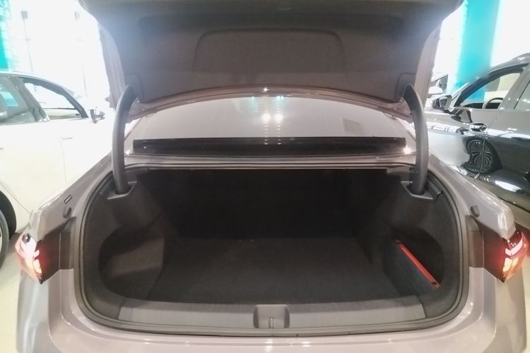 Used Volkswagen Passat 2025 Pro 380TSI Dragon Supreme Edition Trunk