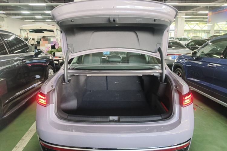Used Volkswagen Passat 2025 Pro 380TSI Dragon Glory Edition Trunk