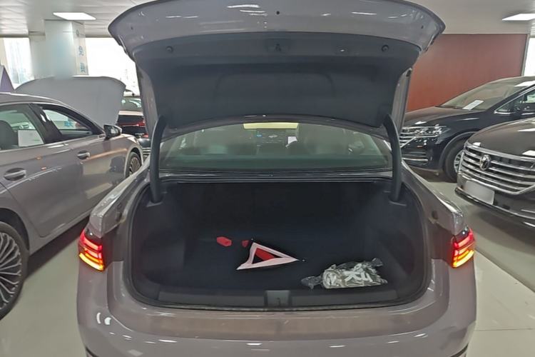 Used Volkswagen Passat 2025 Pro 380TSI Dragon Supreme Edition Trunk